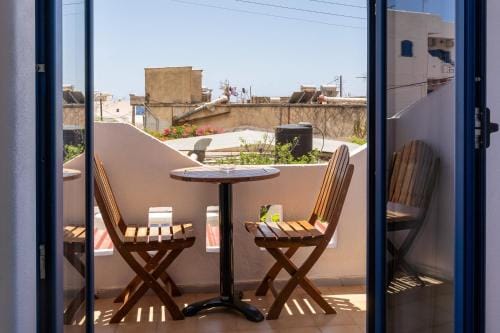 Giannis Rooms Inn in Crete