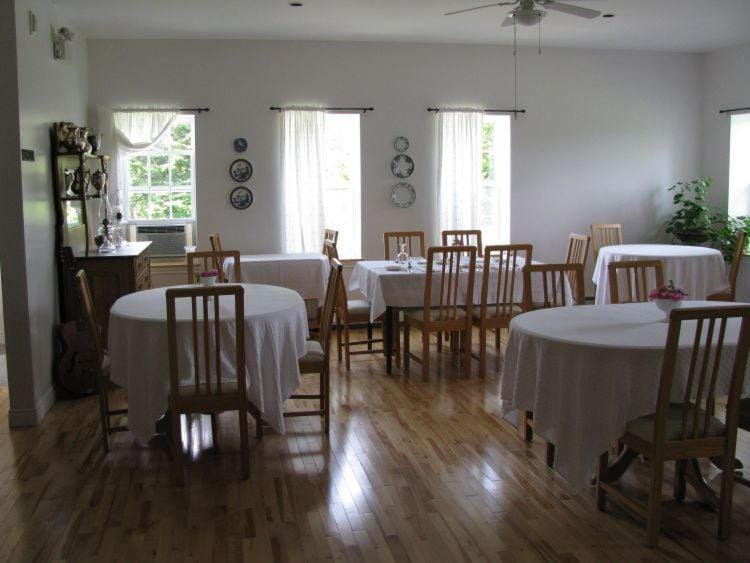 Tulloch Inn Inn in Nova Scotia