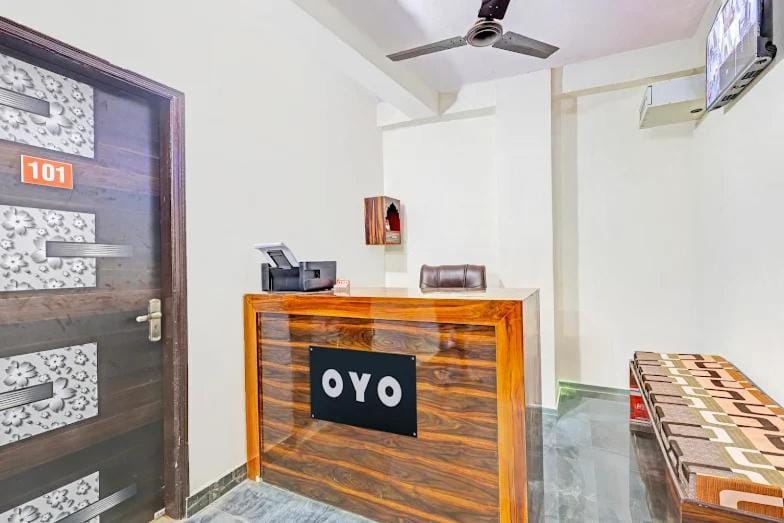 Hotel O Sky Light Hotel in Noida