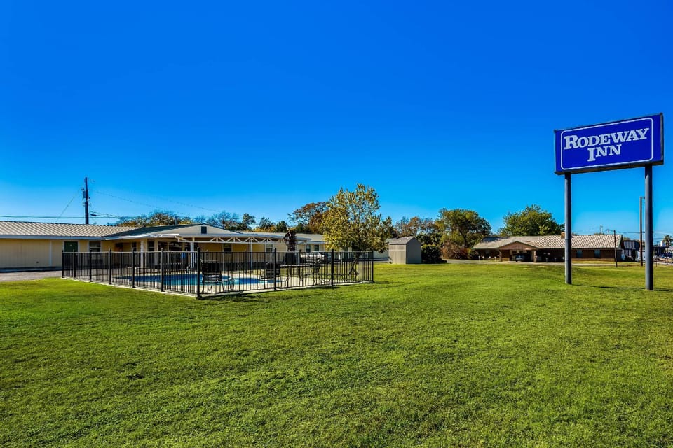 Rodeway Inn Kingsland - Lake LBJ Hotel in Kingsland