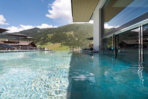 Neueroffnung ELVA PREMIUM APARTMENT HOTEL inklusive Sommerpass STUBAI SUPER CARD Hotel in Neustift im Stubaital