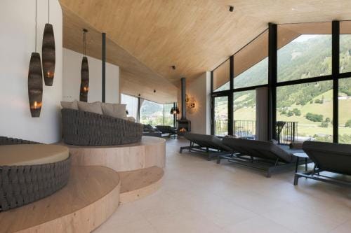 Neueroffnung ELVA PREMIUM APARTMENT HOTEL inklusive Sommerpass STUBAI SUPER CARD Hotel in Neustift im Stubaital