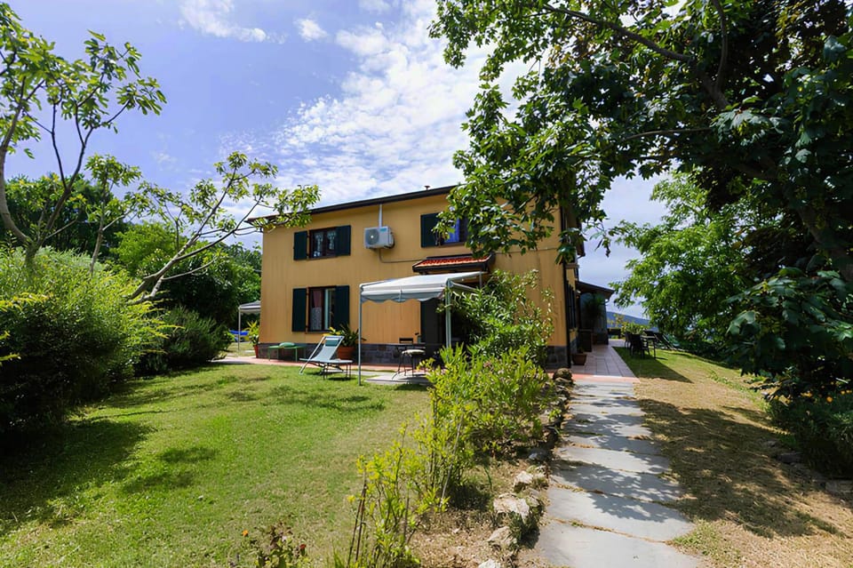 Il Laghello Wood House Hotel in Framura