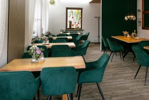 Gastehaus Cafe Heck Titisee Hotel in Titisee-Neustadt