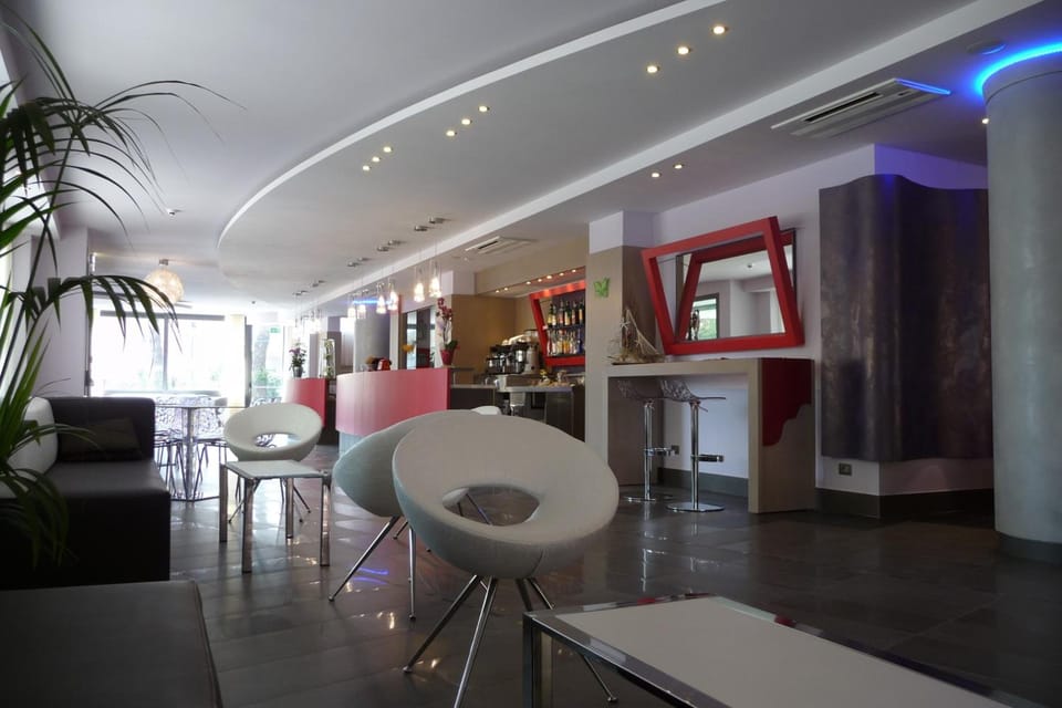 Bar/lounge