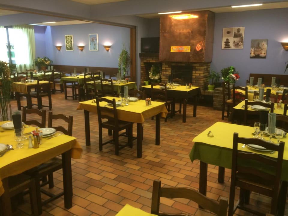 Hotel Restaurant L'AGAPANTHE Hotel in Auvergne-Rhône-Alpes