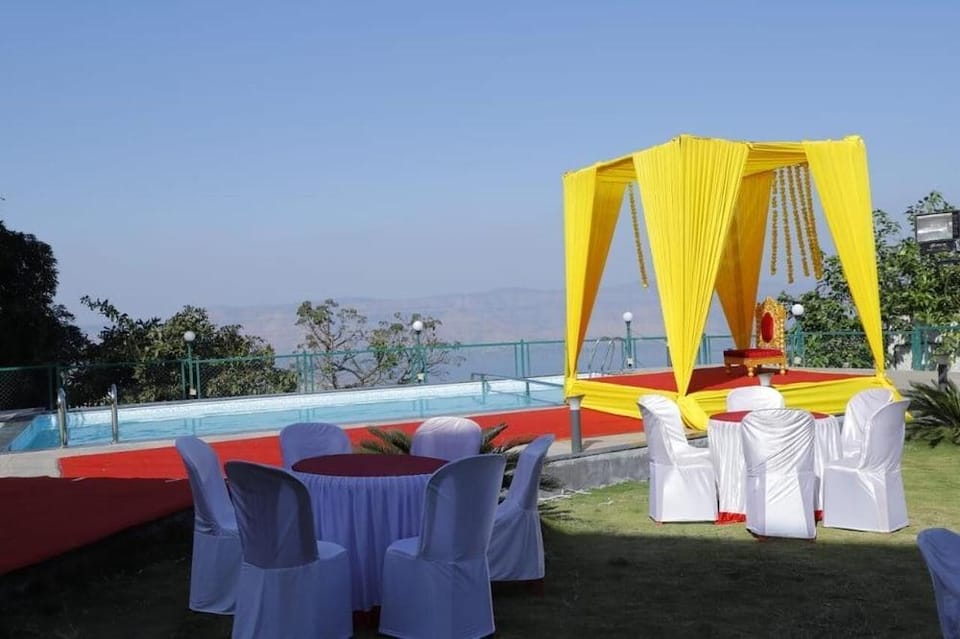 Hotel Royal Orbit Hotel in Maharashtra