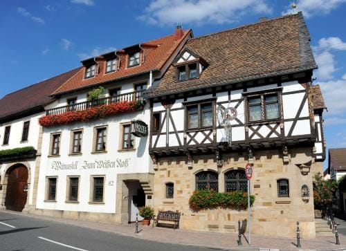 Weinkastell Zum Weissen Ross Hotel in Rhineland-Palatinate