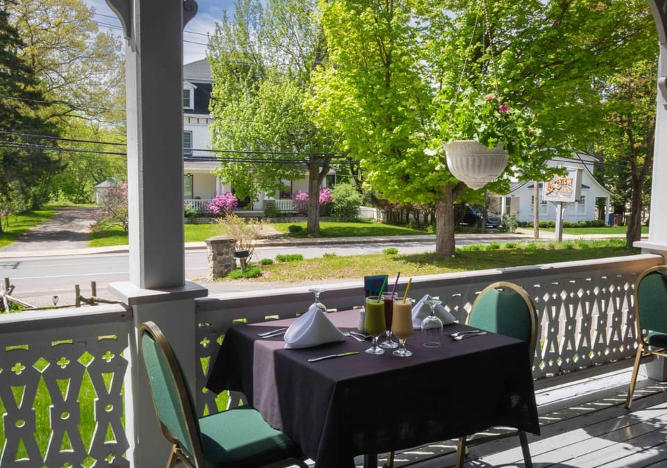Auberge Lakeview Inn Inn in Lac-Brome