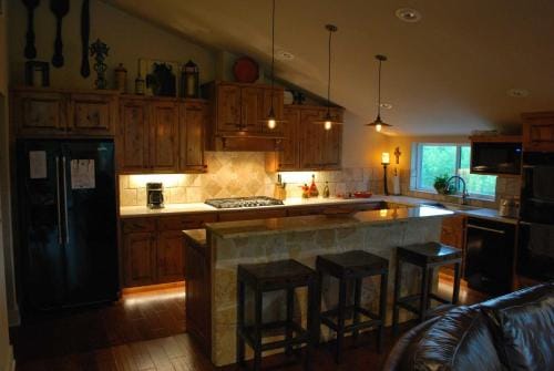 Rockin' B Ranch Creek View Barndominium Hotel in Pipe Creek