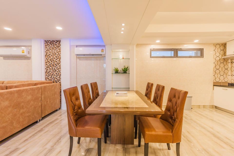 Top Pool Villa Pattaya Hotel in Pattaya City