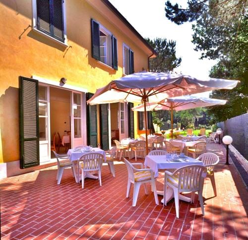 Hotel Villa Fiorisella Hotel in Province of Massa and Carrara
