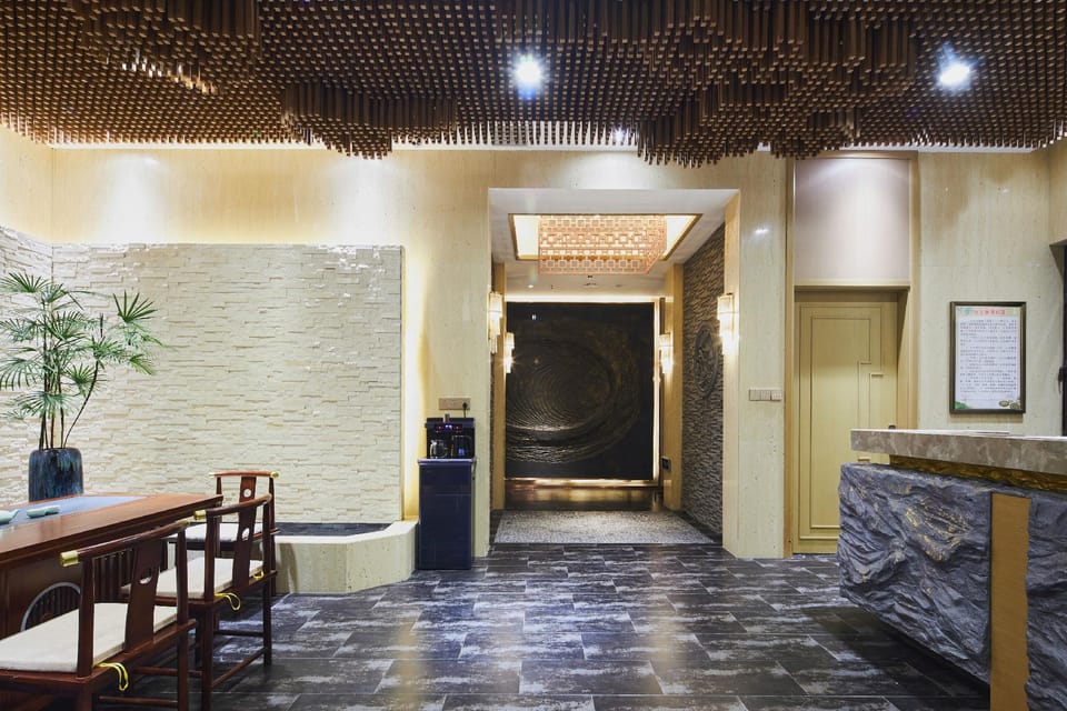Snowfall. Yunqi Inn Hotel in Nanjing