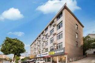 Wangzhe Business E-sports Hotel (Shangrao Guangfeng No.1 Middle School) Hotel in Zhejiang