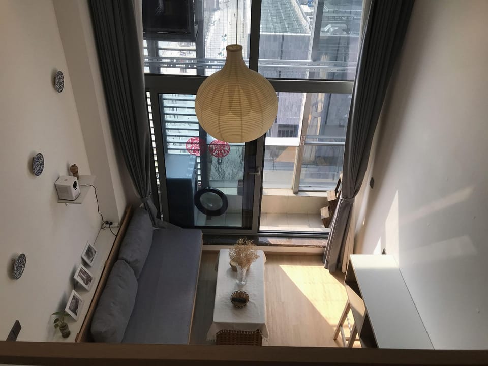 Hangzhou Four Seasons LOFT Homestay Hotel in Hangzhou