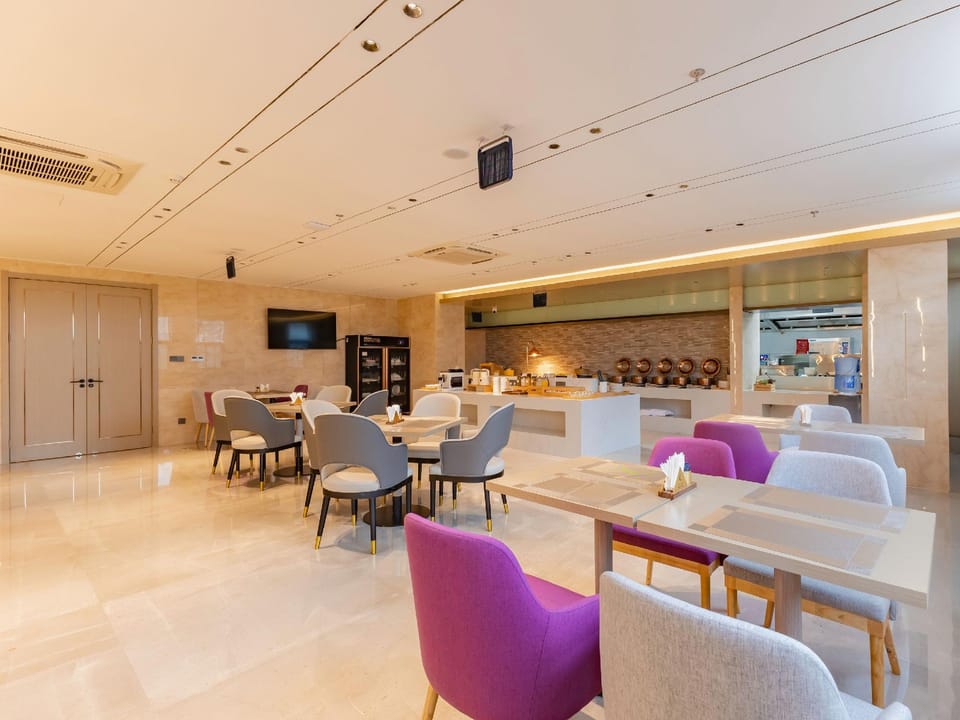 Lavande Hotel (Hefei South Railway Station Luogang Park Branch) Hotel in Jiangsu