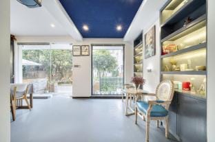 Tatata Guesthouse Hotel in Hangzhou