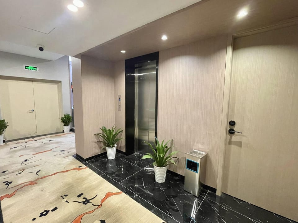 EZ Qingju Hotel (Ningbo Yinjiang Ancient Town Branch) Hotel in Zhejiang