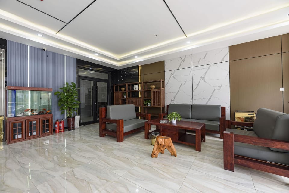 Jinzuo E-sports Hotel (Linyi Huitong RT-Mart Store) Hotel in Jiangsu