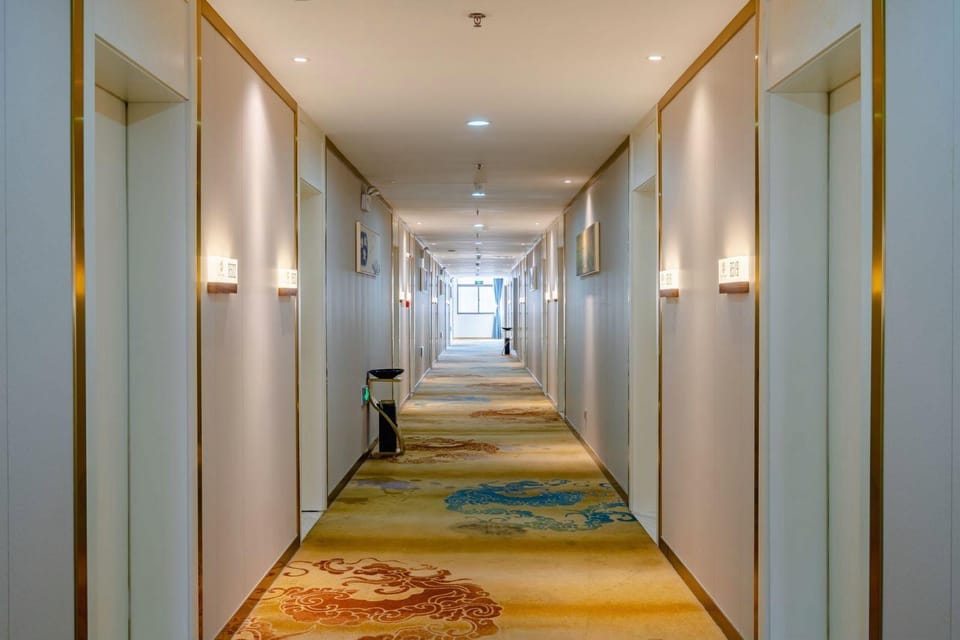 Wuhu Four Seasons Hotel (Civic Square Branch) Hotel in Zhejiang