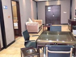 Linhai Phoenix Town Business Hotel Hotel in Zhejiang