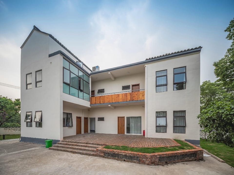 Haiyan huanting fengyi bieyuan Hotel in Zhejiang