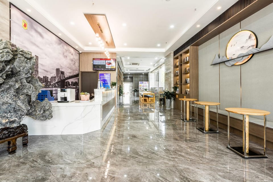 Super 8 Selected Hotel (Hangzhou Binkang Road Metro Station Branch) Hotel in Hangzhou