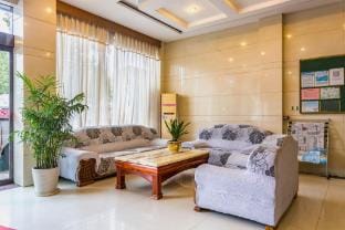 Hengdian Film and Television City Mingqian Hotel Hotel in Zhejiang