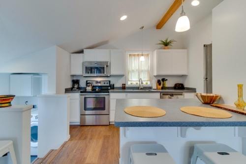 New Portland Neighborhood Studio Hotel in Portland