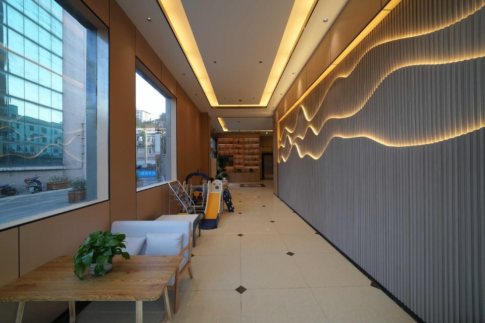 Huihe Sela Hotel (Xi Shi's Hometown Zhuji Station Branch) Hotel in Hangzhou