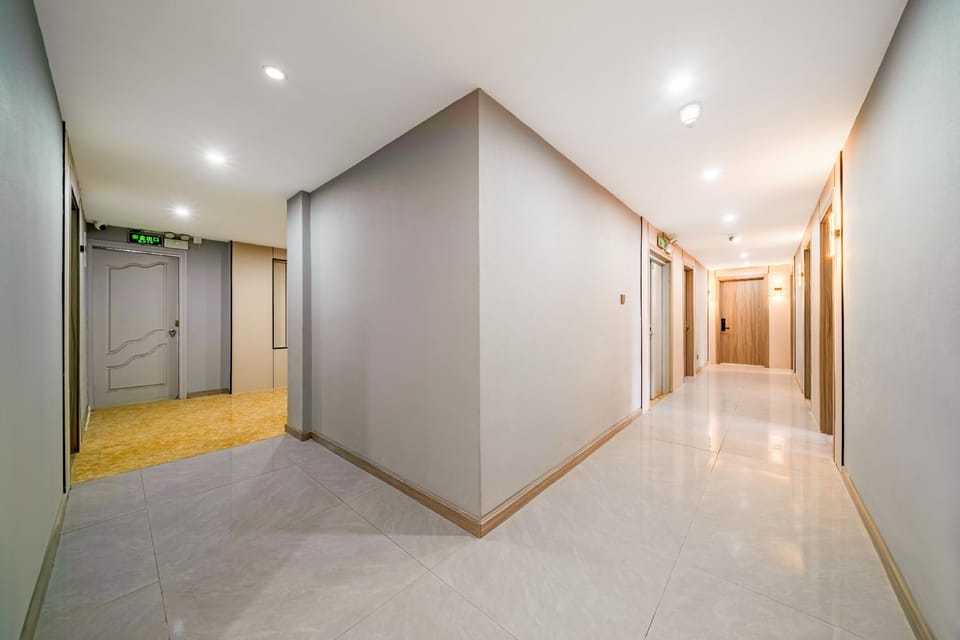 Blue Sky Hotel (Guihua West Road Metro Station Branch) Hotel in Hangzhou