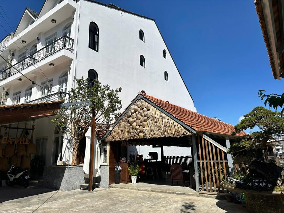 Ami Hotel Dalat Bed and Breakfast in Dalat