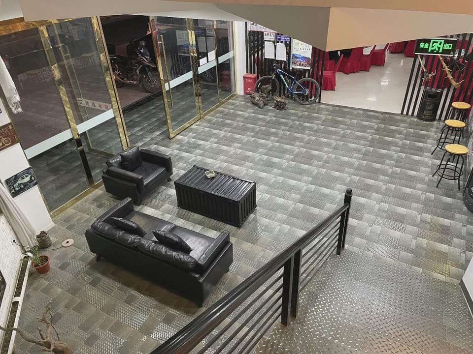Lost Inn (Ranwu Town Branch) Hotel in China