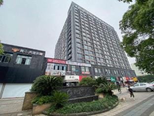 Zhuoyingweilai Intelligent E-sports Hotel(Ningbo University store) Hotel in Zhejiang