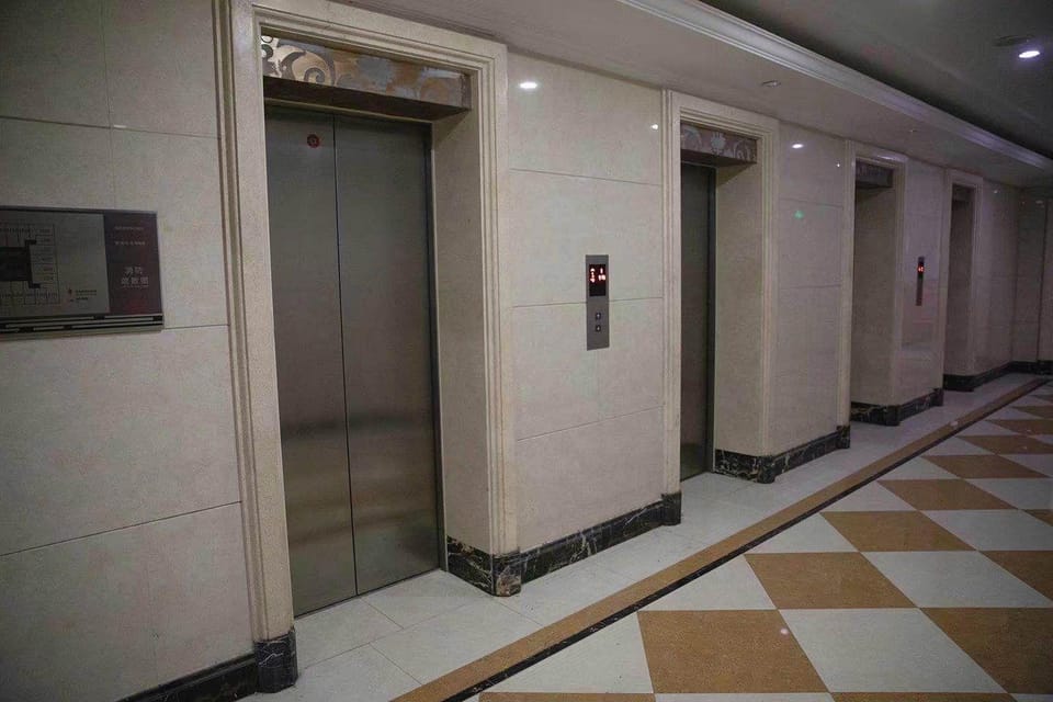Baizouxiong Esports Hotel (Yunlong Wanda Branch) Hotel in Jiangsu