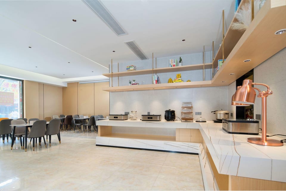 hope Ye Light Residence Hotel (Ruijing Branch, Tangwang North Road, Fu'an) Hotel in Zhejiang