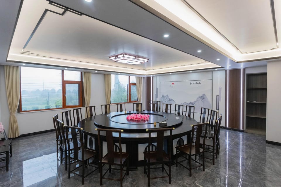 Yunling Red Hotel Hotel in Zhejiang