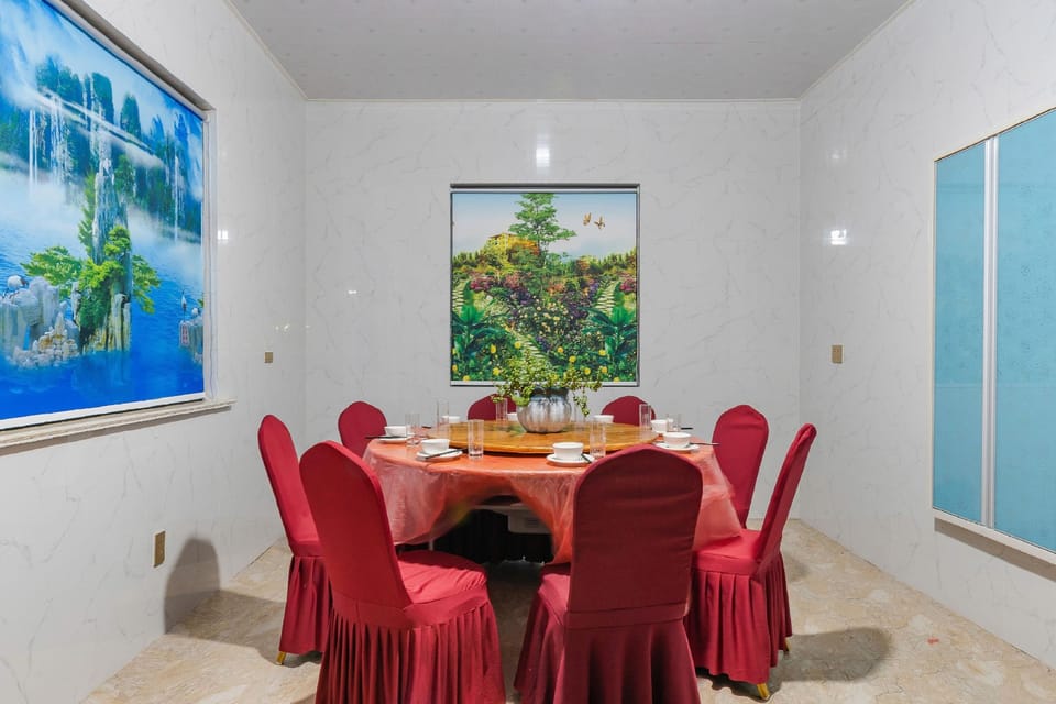 Yuhang Farmhouse Hotel in Zhejiang
