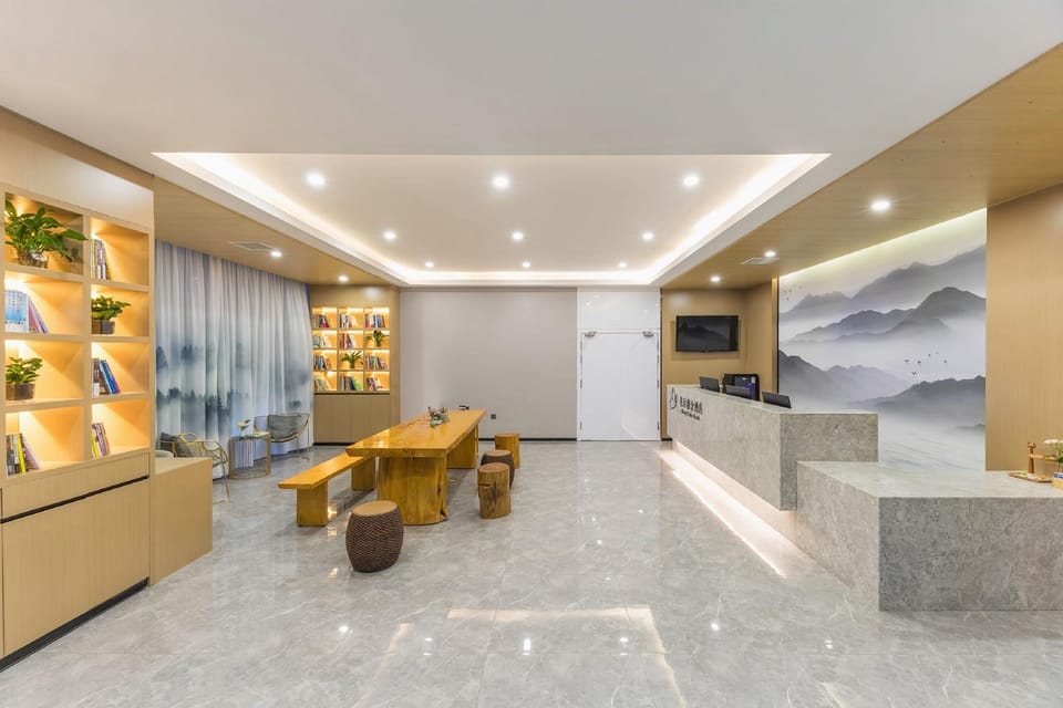 Huaju Yashe Hotel (Huzhou Dongwu Yintai City Branch) Hotel in Suzhou