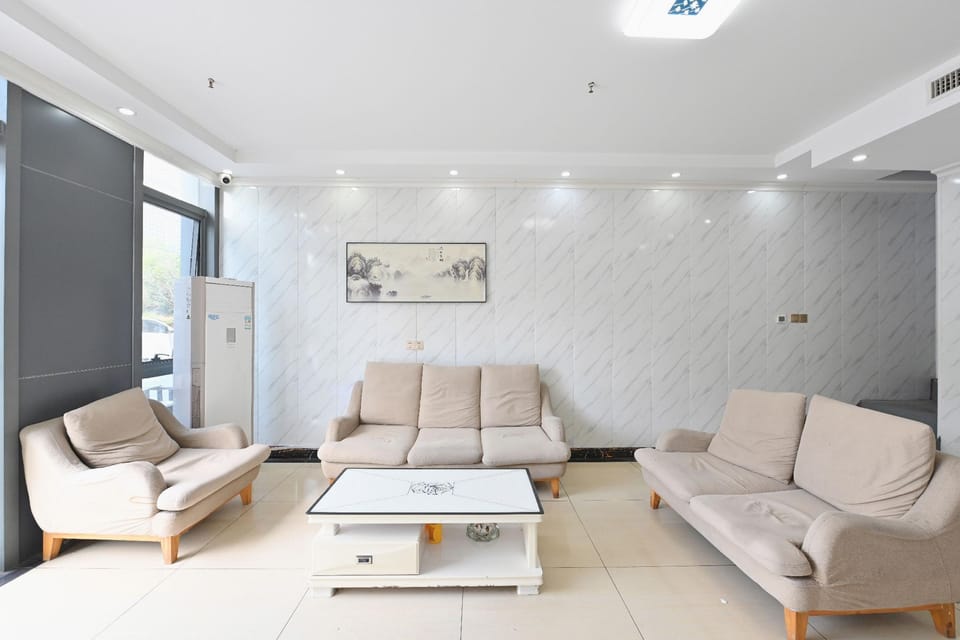 8+2 Business Hotel (Anhui Medical University First Affiliated Hospital Branch, High-tech Zone) Hotel in Jiangsu