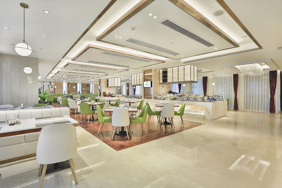 Shaoxing Guazhu Lake Tianyue Hotel (Mingzhu Square Metro Station Branch) Hotel in Hangzhou