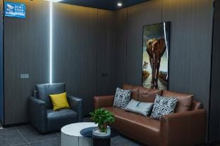 Aishi Electric Sports Hotel (Lu'an Longhe Road Branch) Hotel in Jiangsu