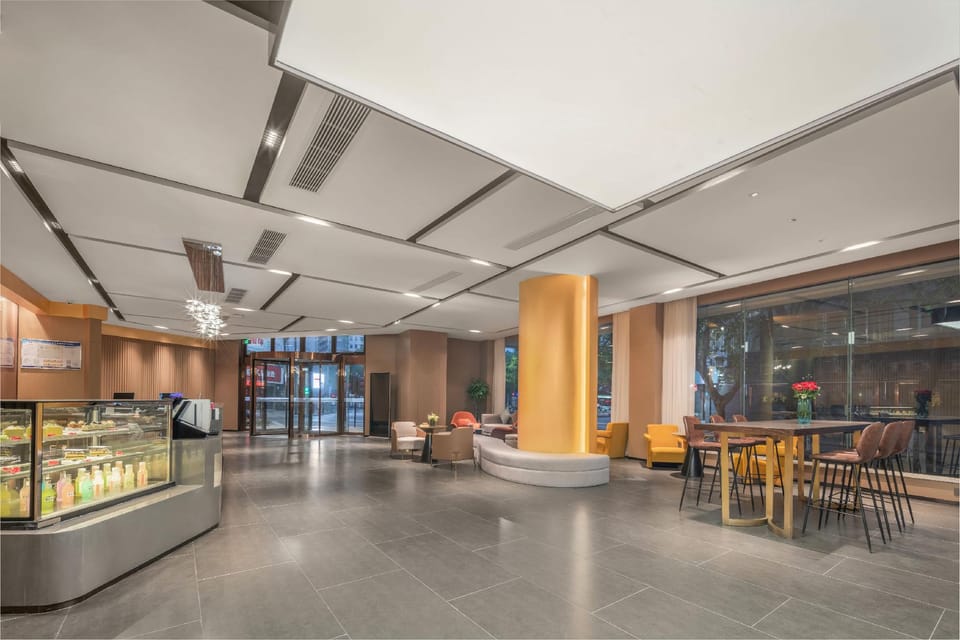 Xinchang Baixiyueli Hotel (Carbohydrate Kingdom Dafosi Branch) Hotel in Zhejiang