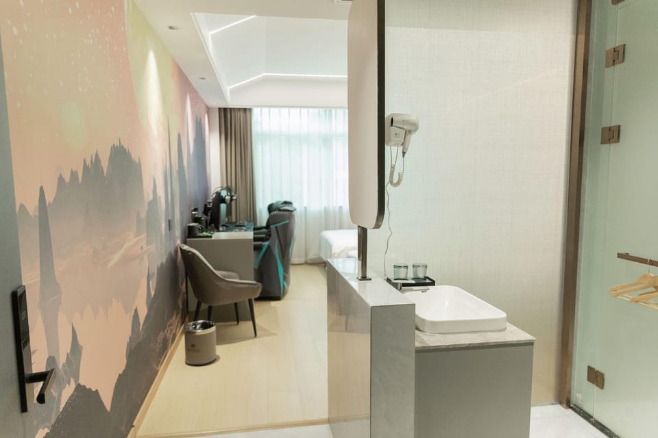 Manxi Luxury Hotel (Bailongqiao Wantai Outlets Branch) Hotel in Zhejiang