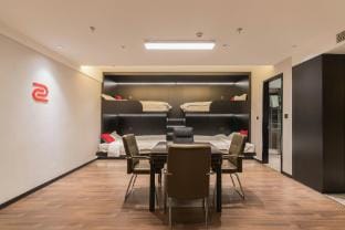 Suqian Rubik's Cube E-sports Hotel (Baolong Plaza) Hotel in Jiangsu