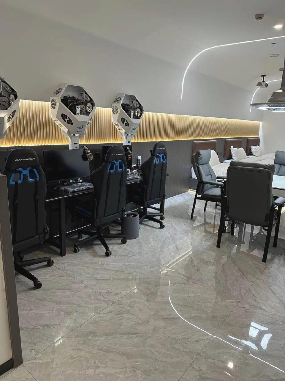 Wuhu Zuoxong E-sports Hotel (Aoran Tiancheng Branch) Hotel in Nanjing