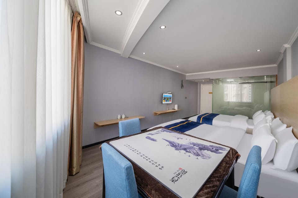 Helen Baina Hotel (Longquan Wanda Plaza Branch) Hotel in Zhejiang