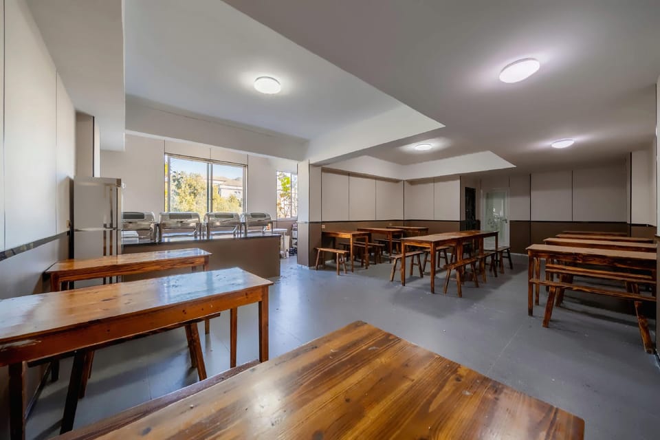 Helen Baina Hotel (Longquan Wanda Plaza Branch) Hotel in Zhejiang