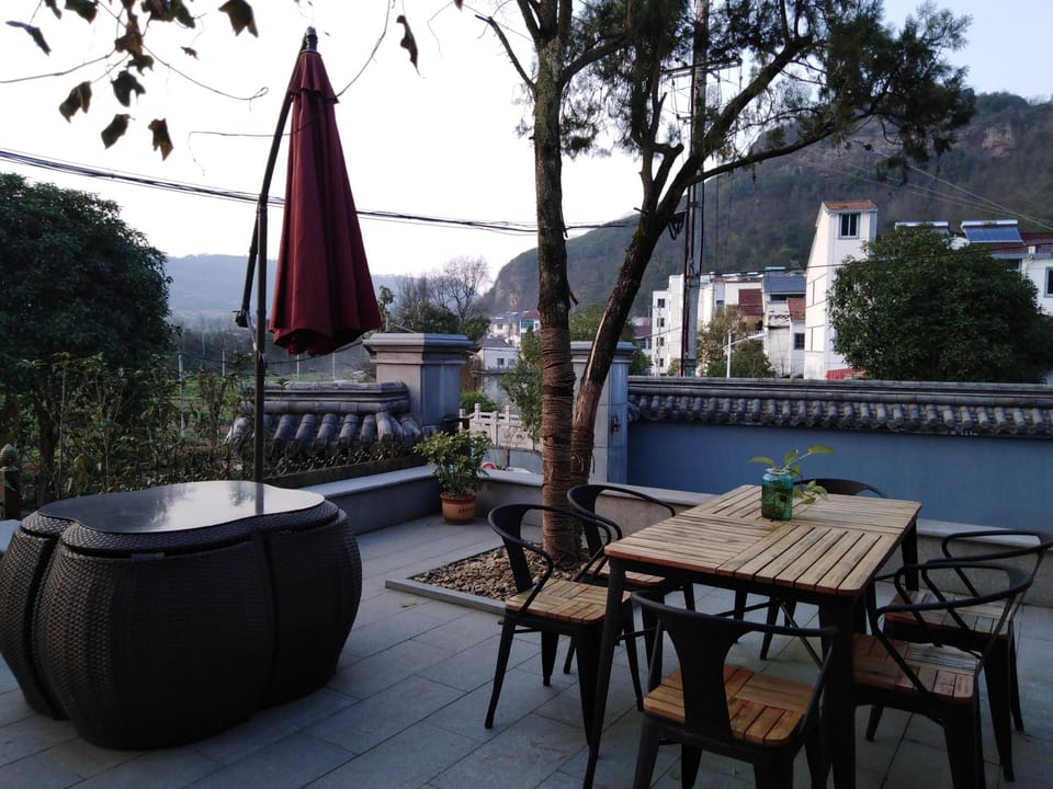 Xinchang Yinfenglu Inn Hotel in Zhejiang