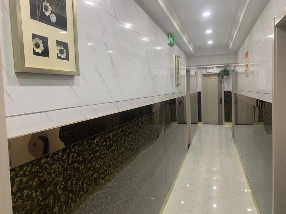 Rome Holiday Business Hotel (Duji Longhu Industrial Park Branch) Hotel in Jiangsu